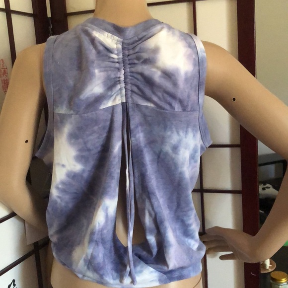 Top - Picture 6 of 9